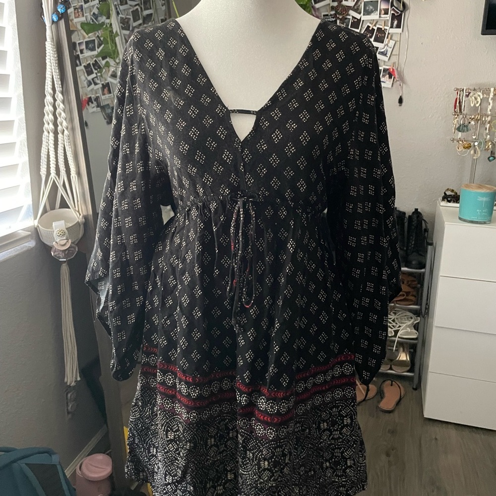 Black Bell sleeve loose dress